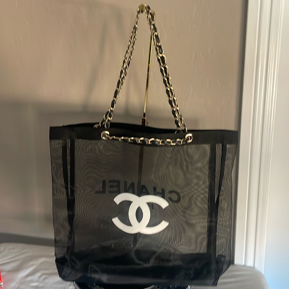 Brand New GWP CHANEL mesh tote and baby pouch - Picture 3 of 17